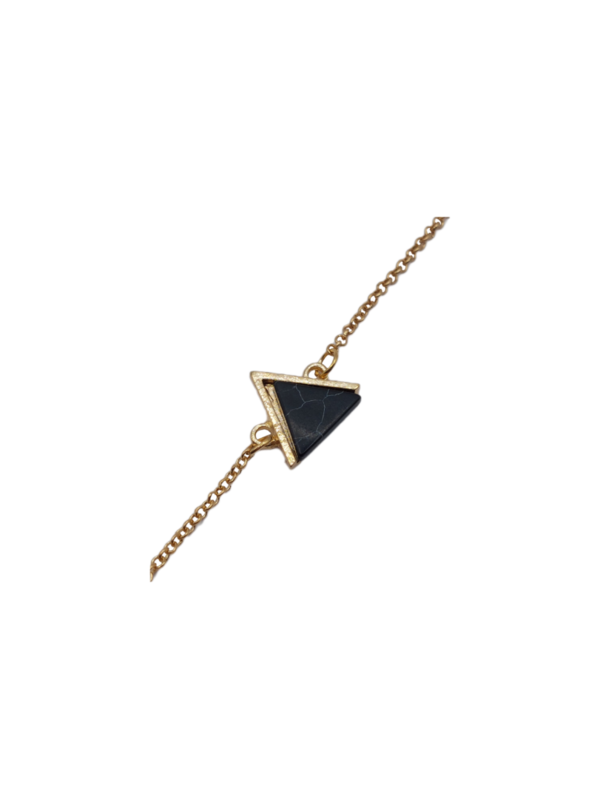 Goudkleurige armband met zwarte driehoek