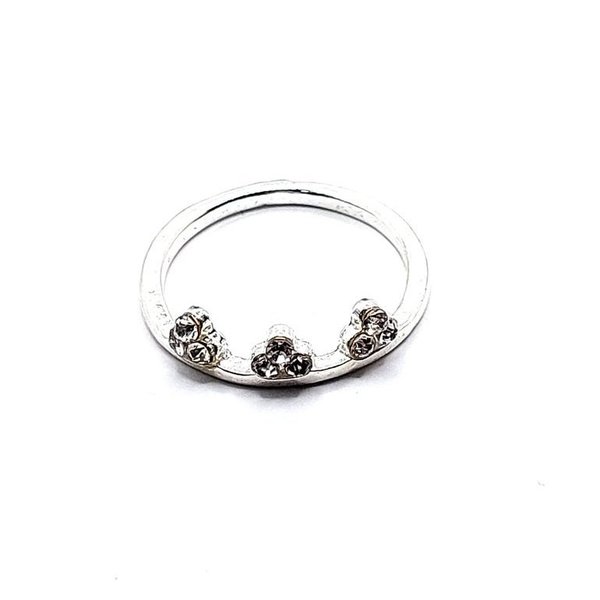 Zilverkleurige ring met 3x3 strass-steentjes (Ø 18mm)