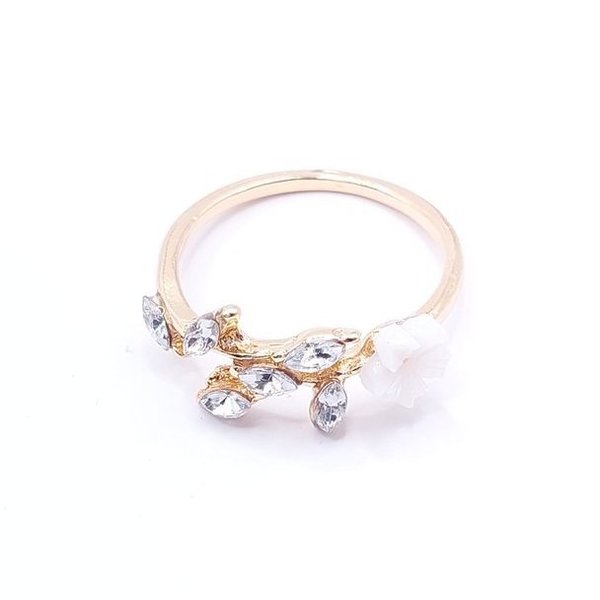 Goudkleurige ring met witte bloem en strass blaadjes, 18mm