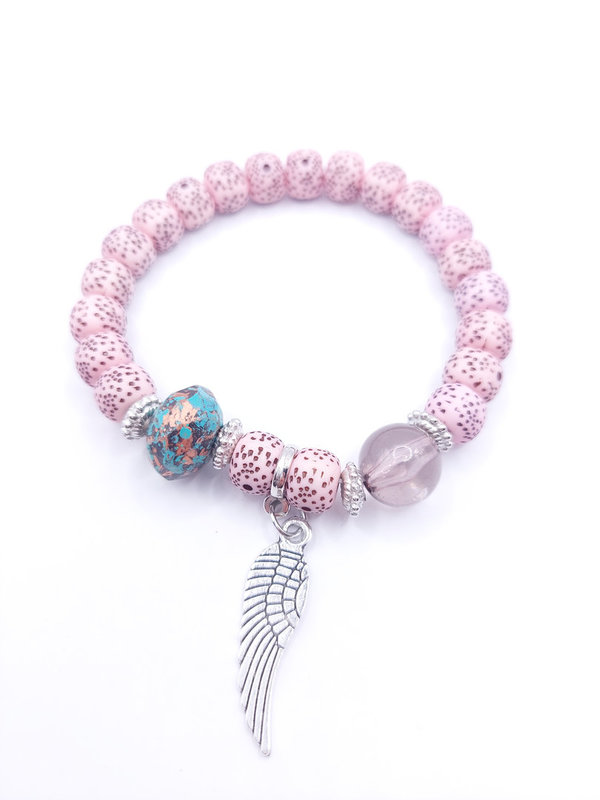 Armband: Charm kralen, roze, turquoise, zilvere vleugel