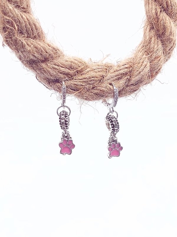 Zilverkleurige oorbellen, bot en poortafdruk, roze en strass details, handgemaakt